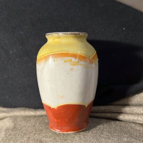 Miniature Oriental Vase Made in Occupied Japan - Picture 2 of 4